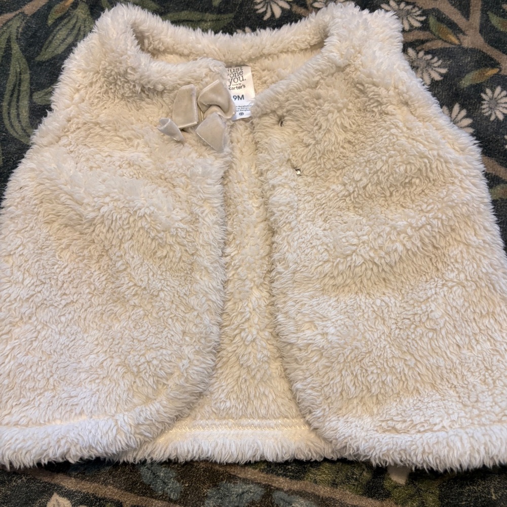 Carter’s Baby Girl 9M Faux Shearling White Cream Vest Winter Warm Layer Cute